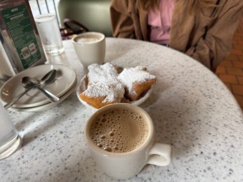 チコリコーヒーとベニエ